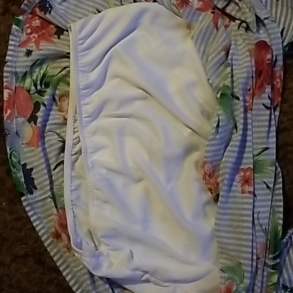 NEW - Top, colorful junior's - Picture 3 of 3